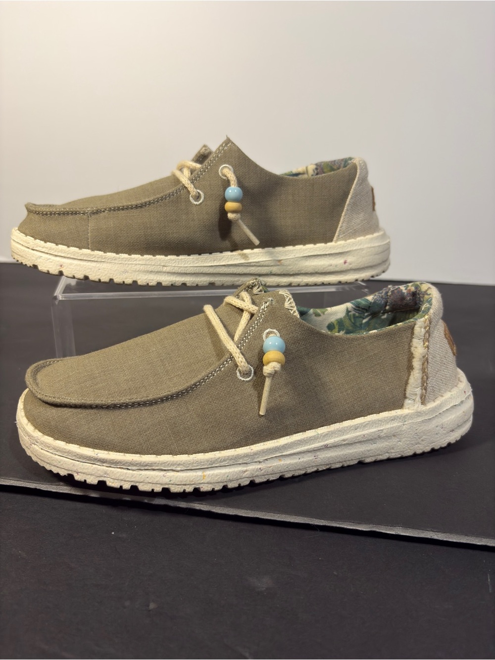 HEYDUDE Wendy Natural Rosemary Shoes Woman’s Size 5 Green Slip-On EUC
